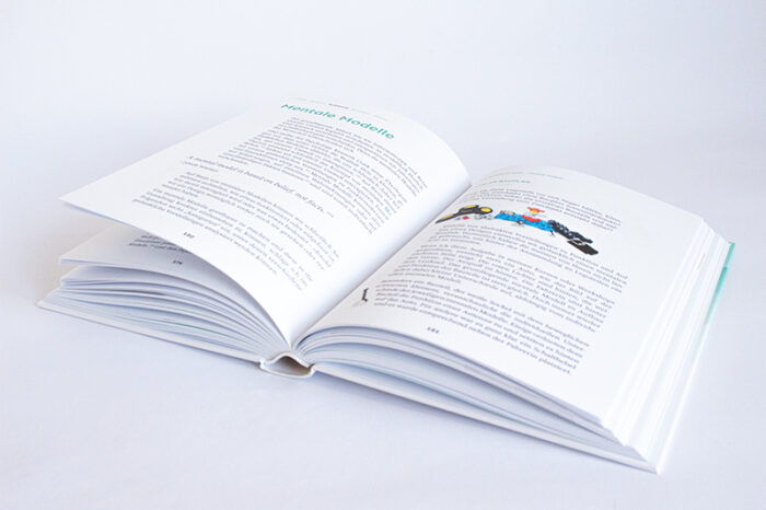 aufgeschlagenes Buch Beate Hartwig
